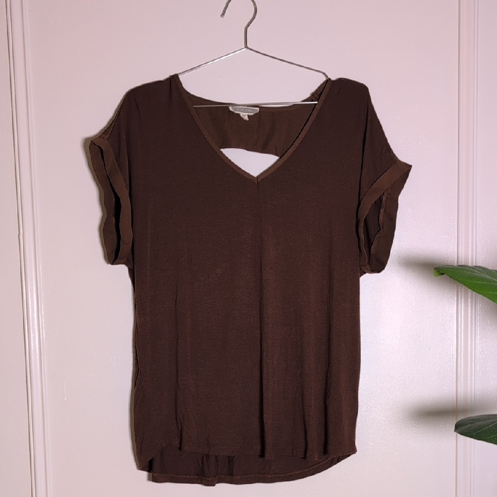 Pleione Deep Brown V-Neck Short Sleeve Tee‎